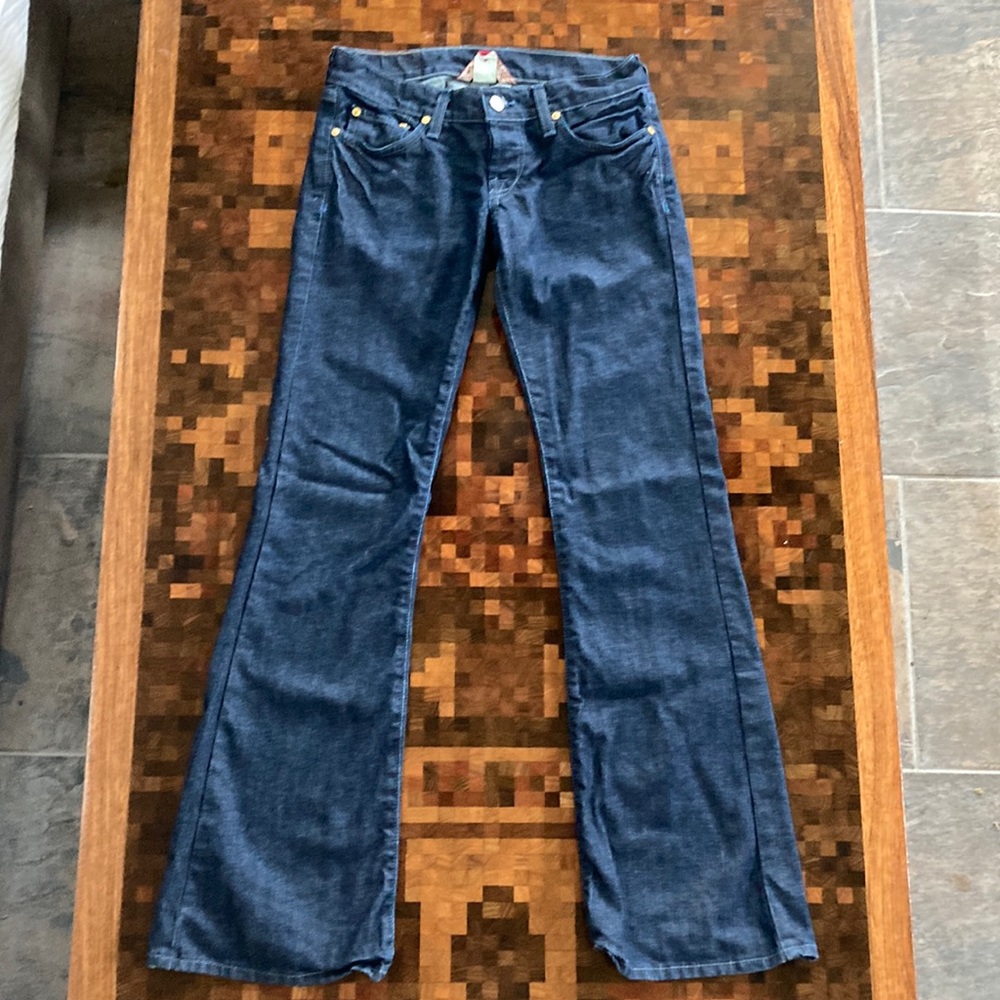 Lucky brand dark denim low rise jeans.